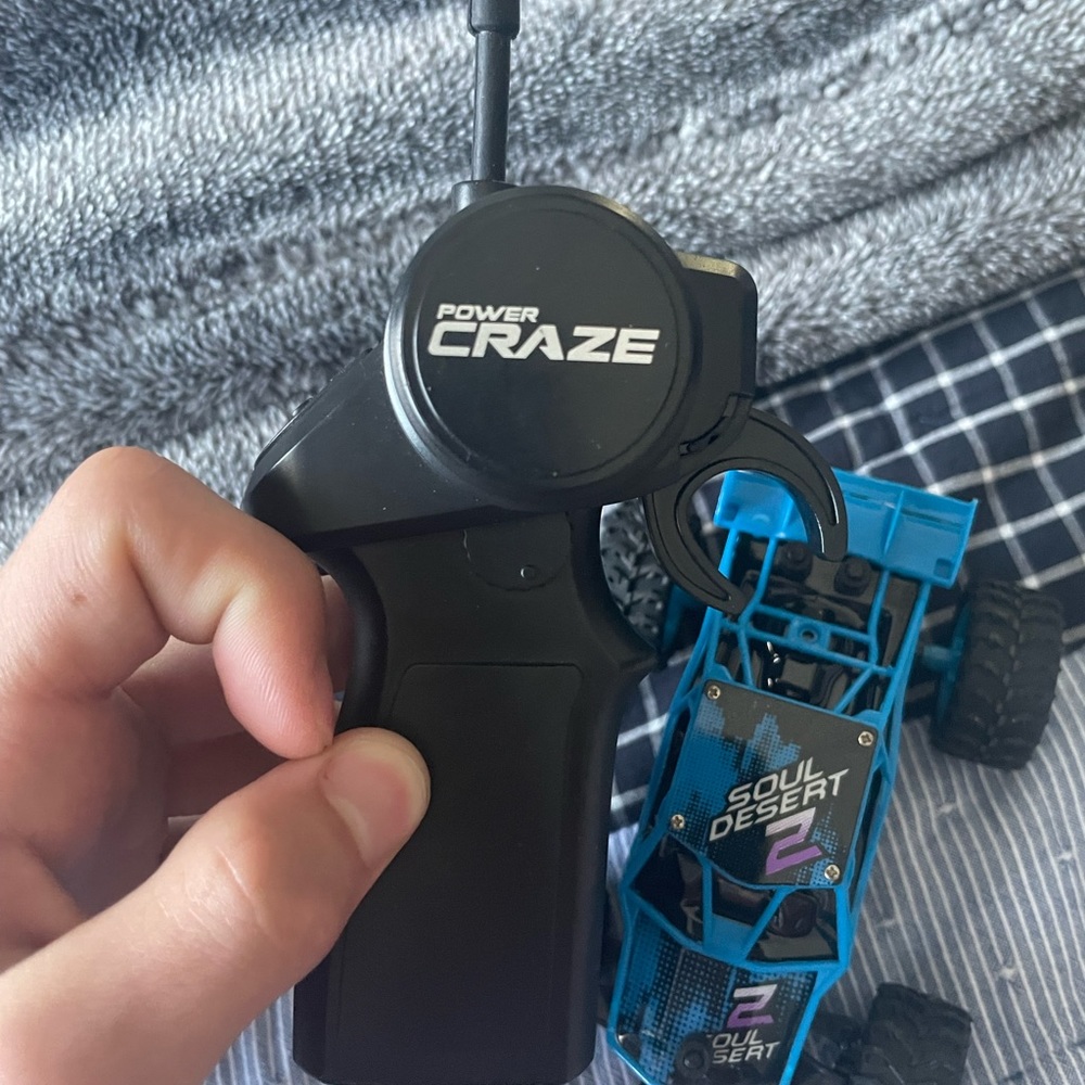 Rc car - Picture 2 of 4